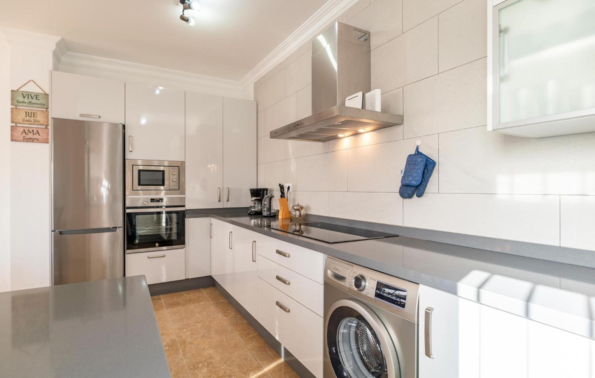 Lovely Home In Benalmadena With Kitchen Exterior foto